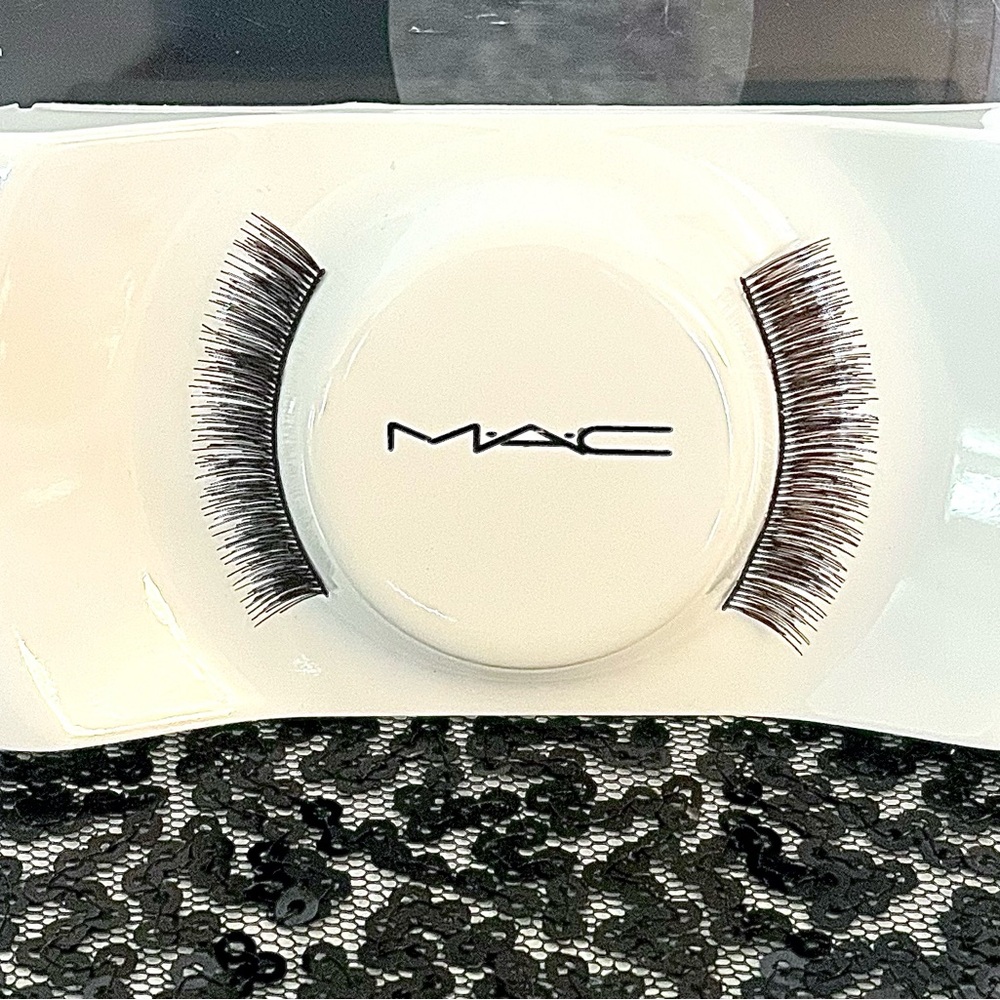 MAC Cosmetics Dramatic Black Lashes